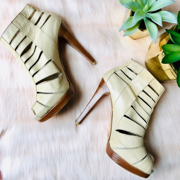 Stuart Weitzman Platform Bootie Sandal - Picture 2 of 7